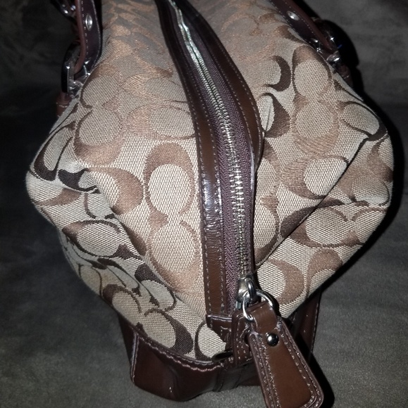 Coach Soho signature/Tote Bag - Picture 2 of 5